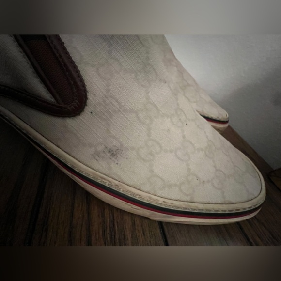 Very worn Gucci slip ons - Picture 6 of 7